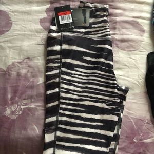 HOLD Nike leggings